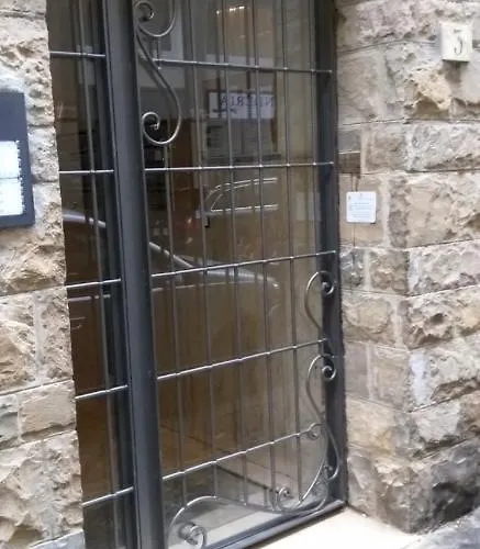 شقة Sottopontevecchio